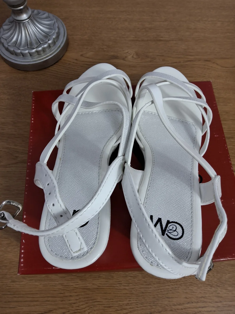 Chelsea Moreland White/Silver Glitter Strappy Wedge Sandals Ankle Buckle Size 3